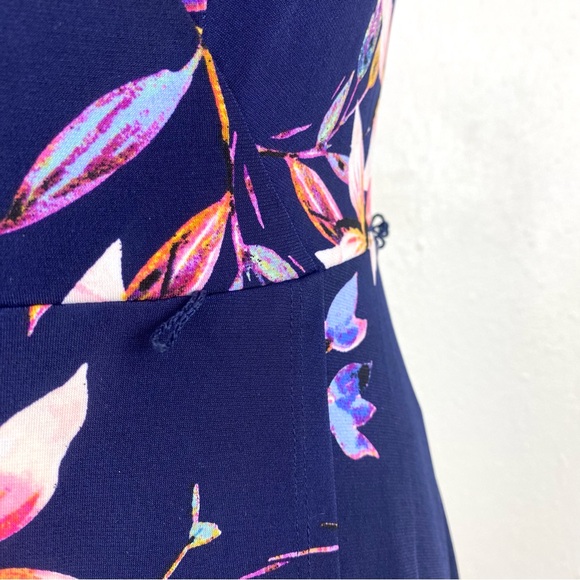 Eliza J Faux Wrap Dress 3/4 Sleeve V-Neck in Bright Tropical Style Floral Print - Picture 12 of 16